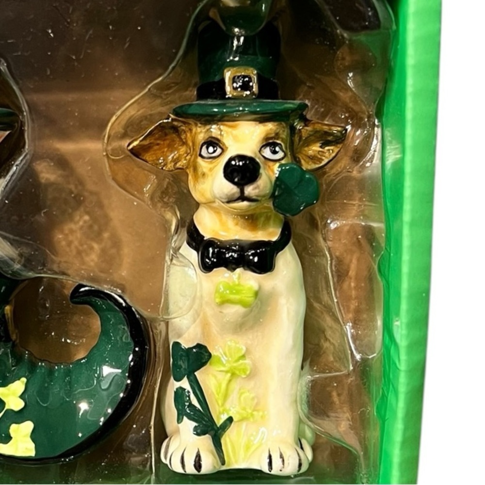 🍀 NEW Blue Sky Clayworks Lucky Charm Shamrock Irish Dogs Salt Pepper Shaker Set - Picture 4 of 6